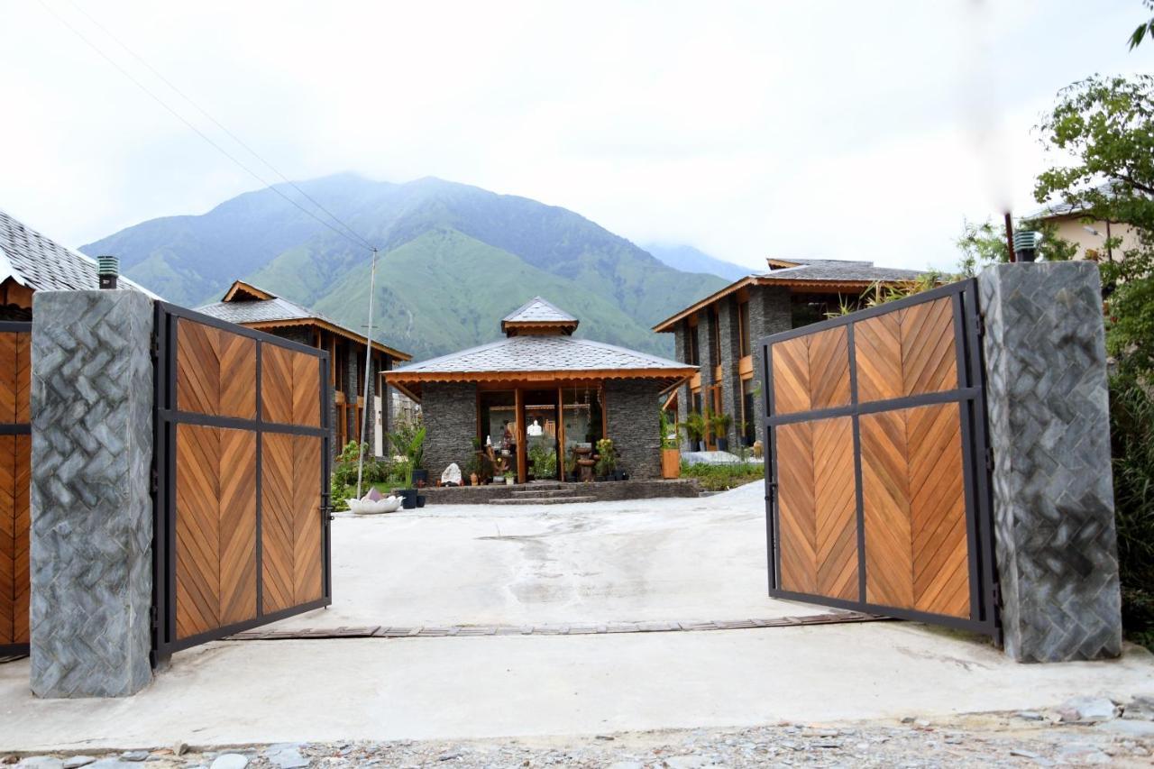 Osho Himalayas Wellness Resort カングラ エクステリア 写真