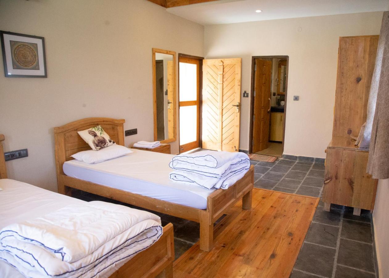 Osho Himalayas Wellness Resort カングラ エクステリア 写真