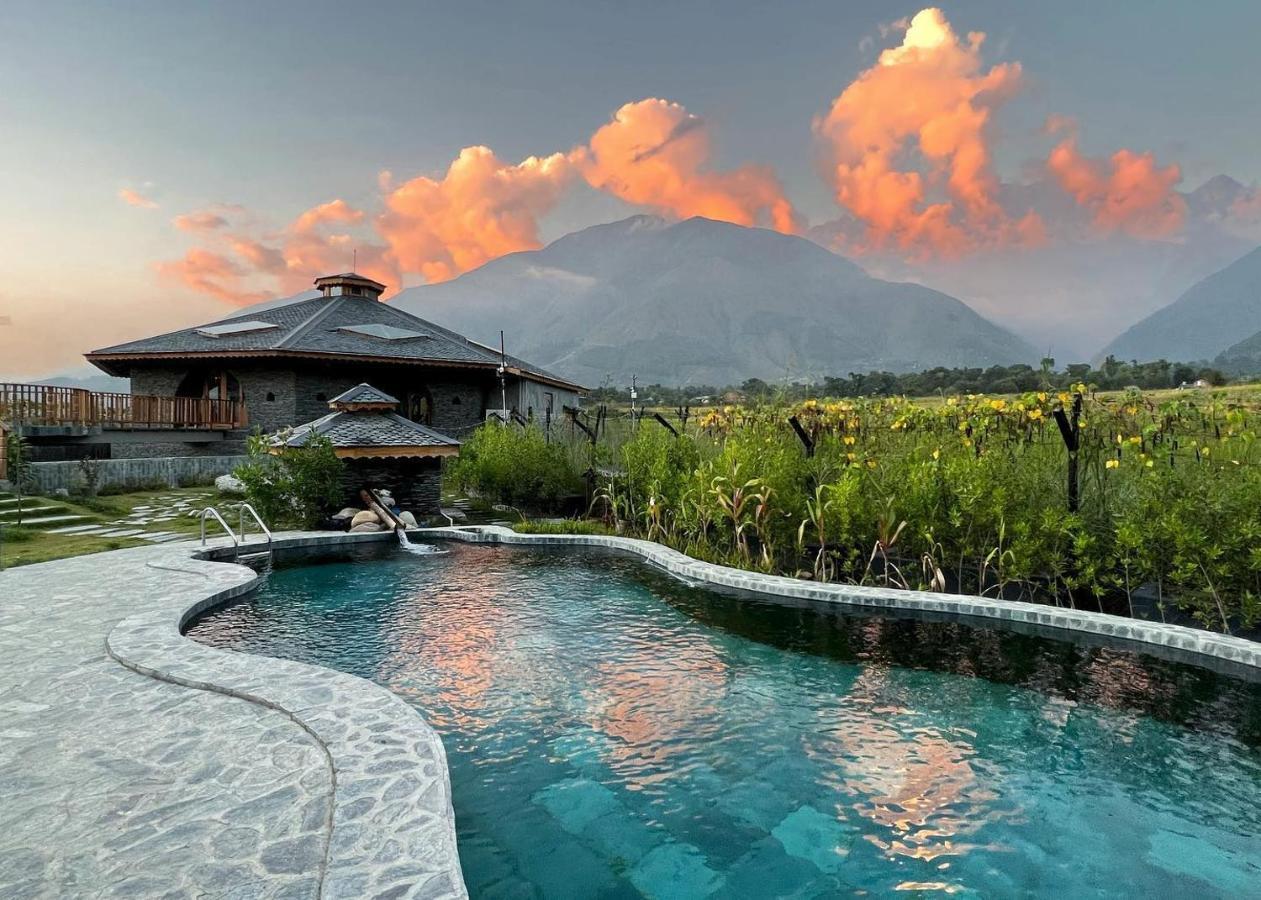 Osho Himalayas Wellness Resort カングラ エクステリア 写真