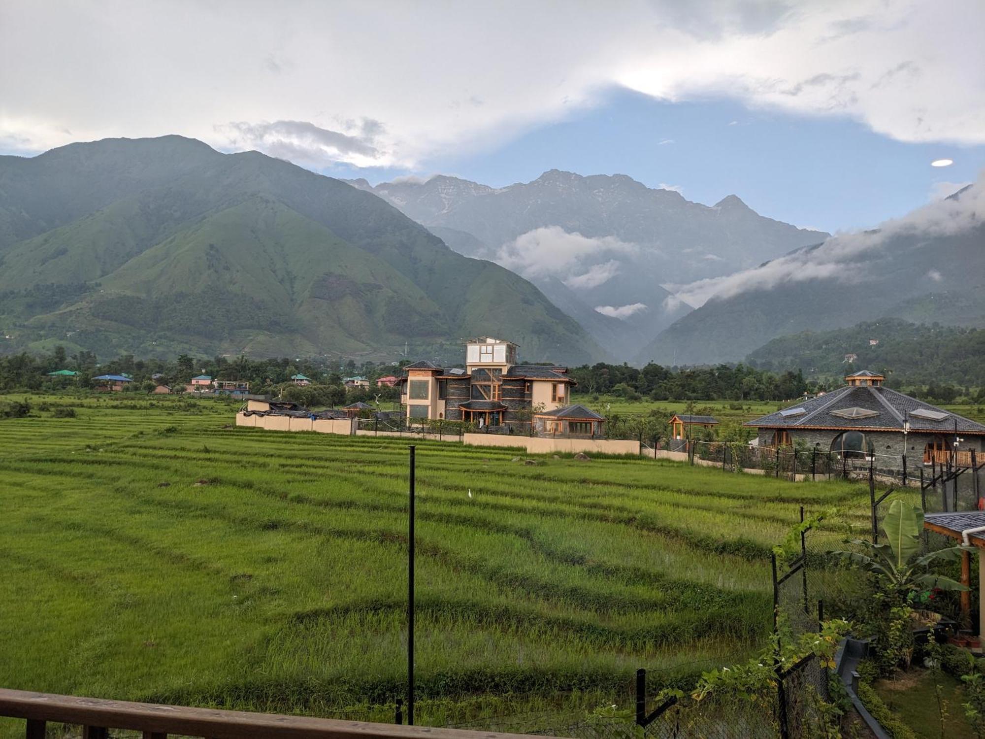 Osho Himalayas Wellness Resort カングラ エクステリア 写真